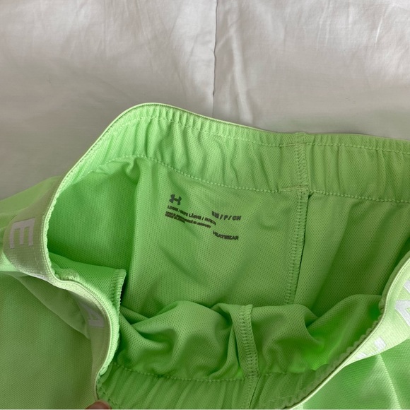 Green under armour shorts - Picture 3 of 3